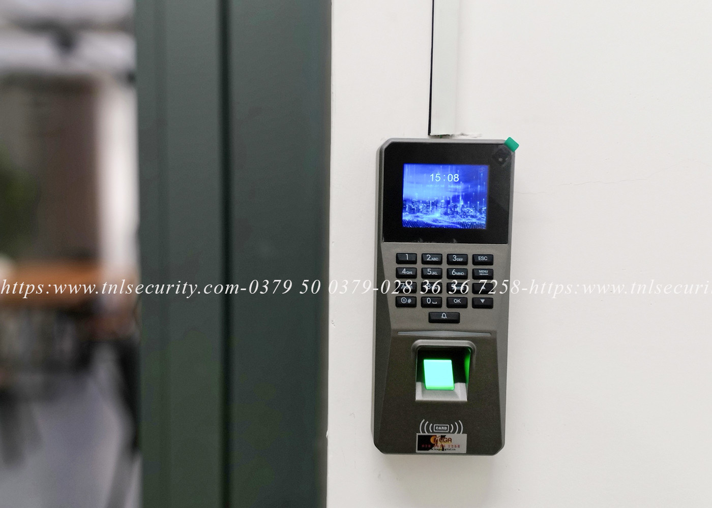 Lap-dat-khoa-chot-dien-van-tay-ch-van-phong-tai-Ton-That-Tung-Quan-1